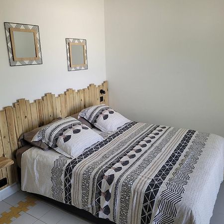 Studio Le Titoune Acces Plage St-Francois Avec Reservoir D'Eau Automatique 생프랑수아 외부 사진